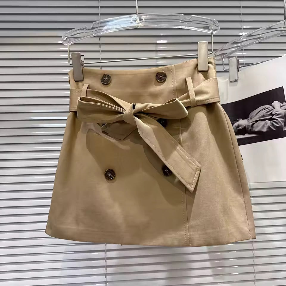 Пола Trench