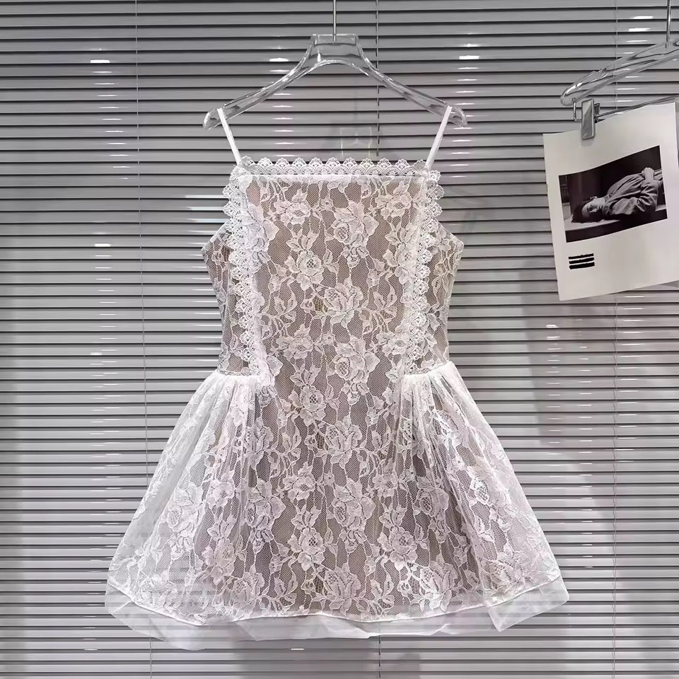 Рокля Lacy White